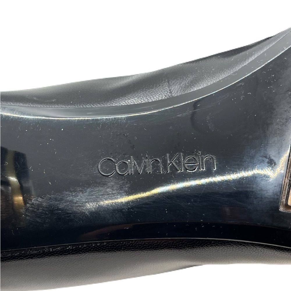 Basic Black Calvin Klein Pumps with Insole Signature and Gold Toned Plating. - Picture 10 of 10